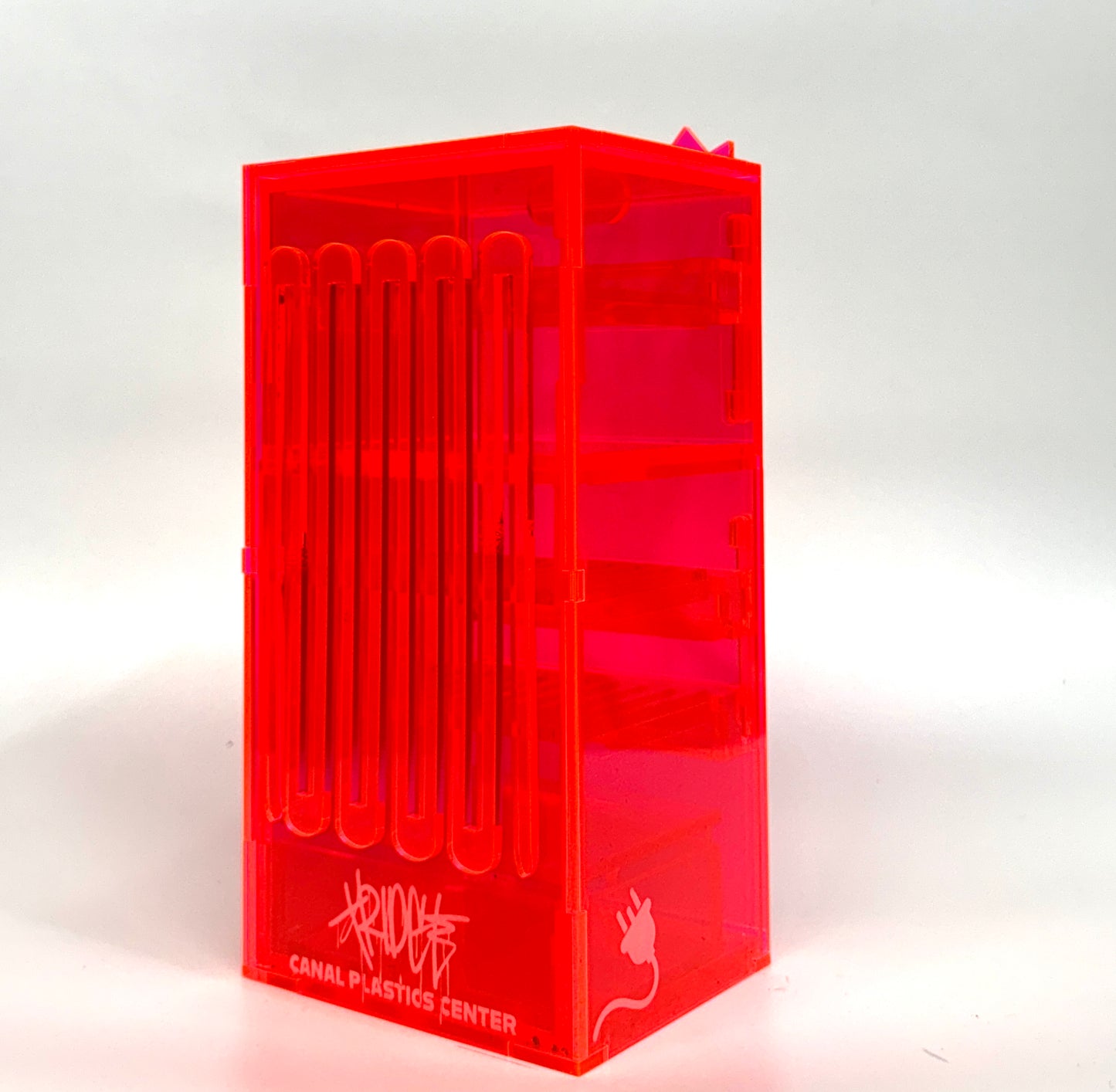 FRIDGE X CANAL PLASTIC CENTER : Fluorescent Pink FRIDGE