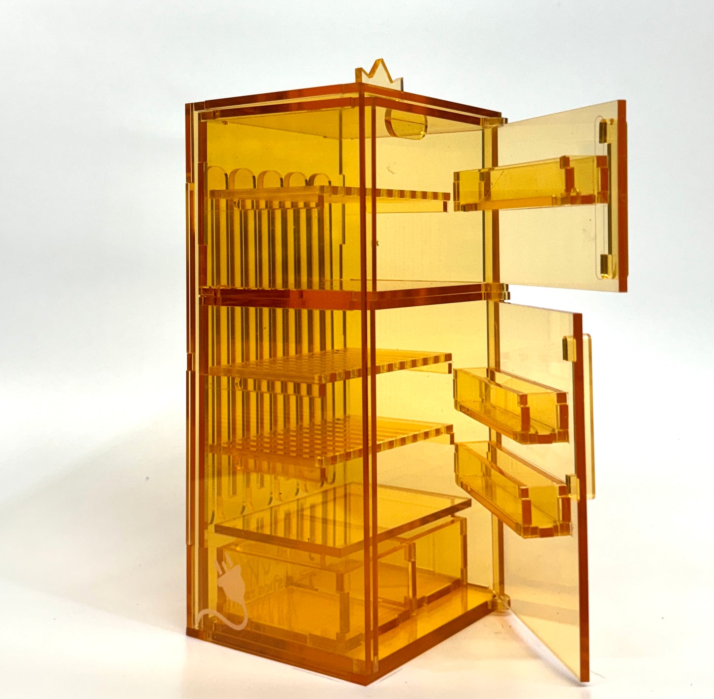 FRIDGE X CANAL PLASTIC CENTER : Amber FRIDGE